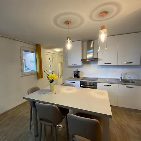 公寓 Mali Stan 奥帕提亚